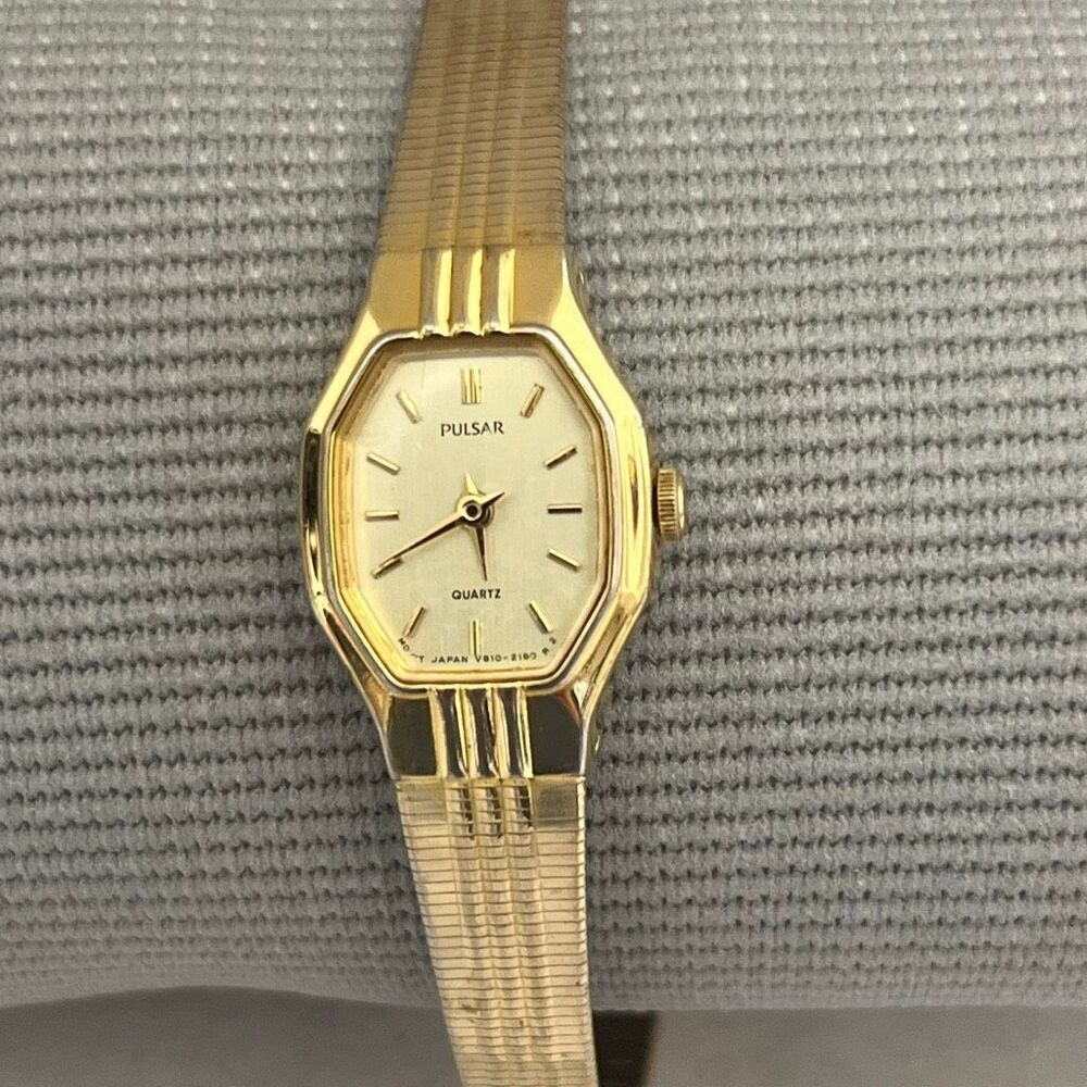 Pulsar Women's Gold Tone Quartz Base Metal Bezel Chain Wristwatch V810-5720 - Picture 3 of 8
